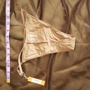NWT SKIMS thong Umber 2X (can fit maybe xl/1x prob)